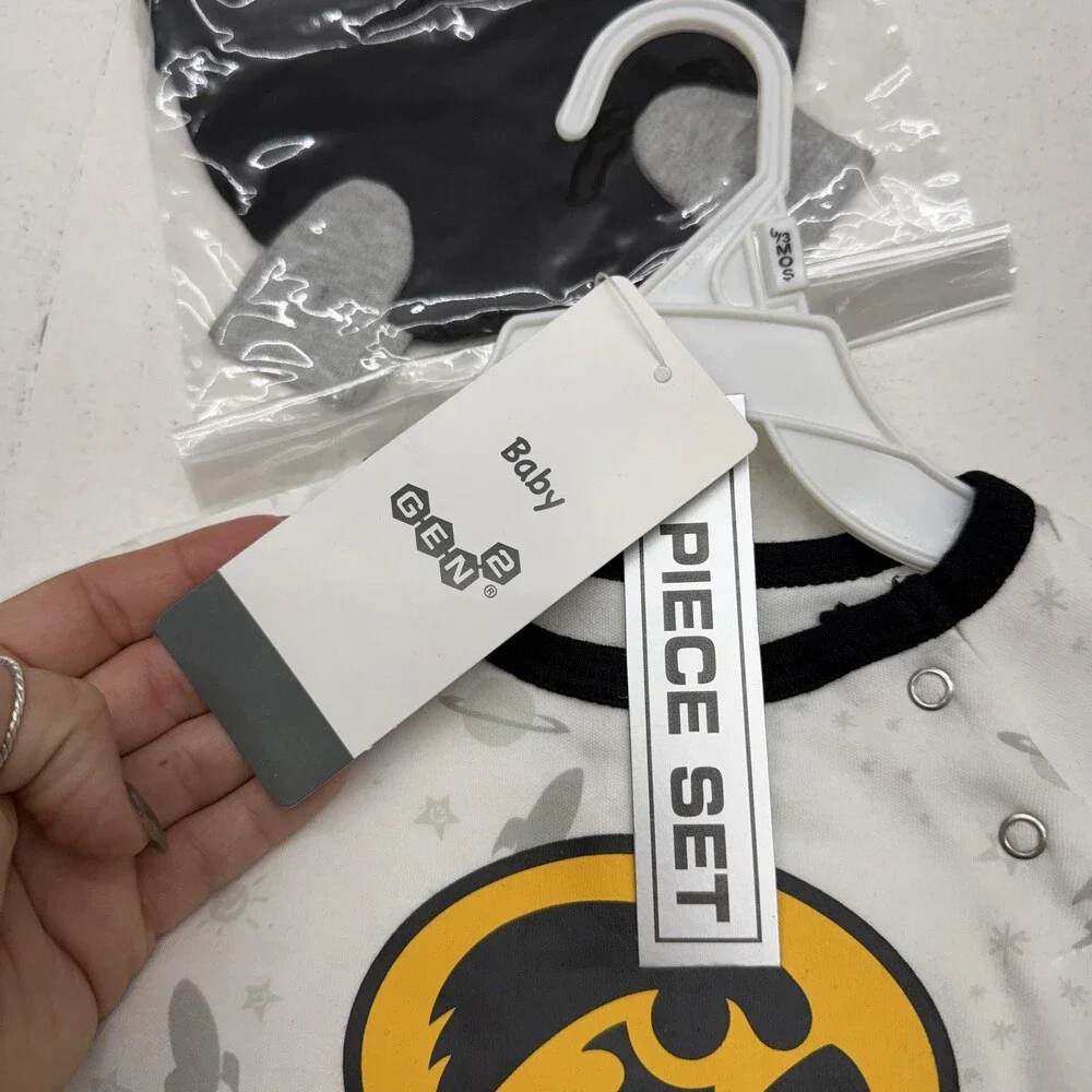 Iowa Hawkeyes Outfit Set Infant Boys 0-3M Black NCAA Football 3 Piece GEN 2